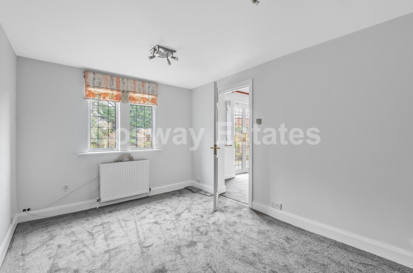 Elmgate Gardens, Edgware